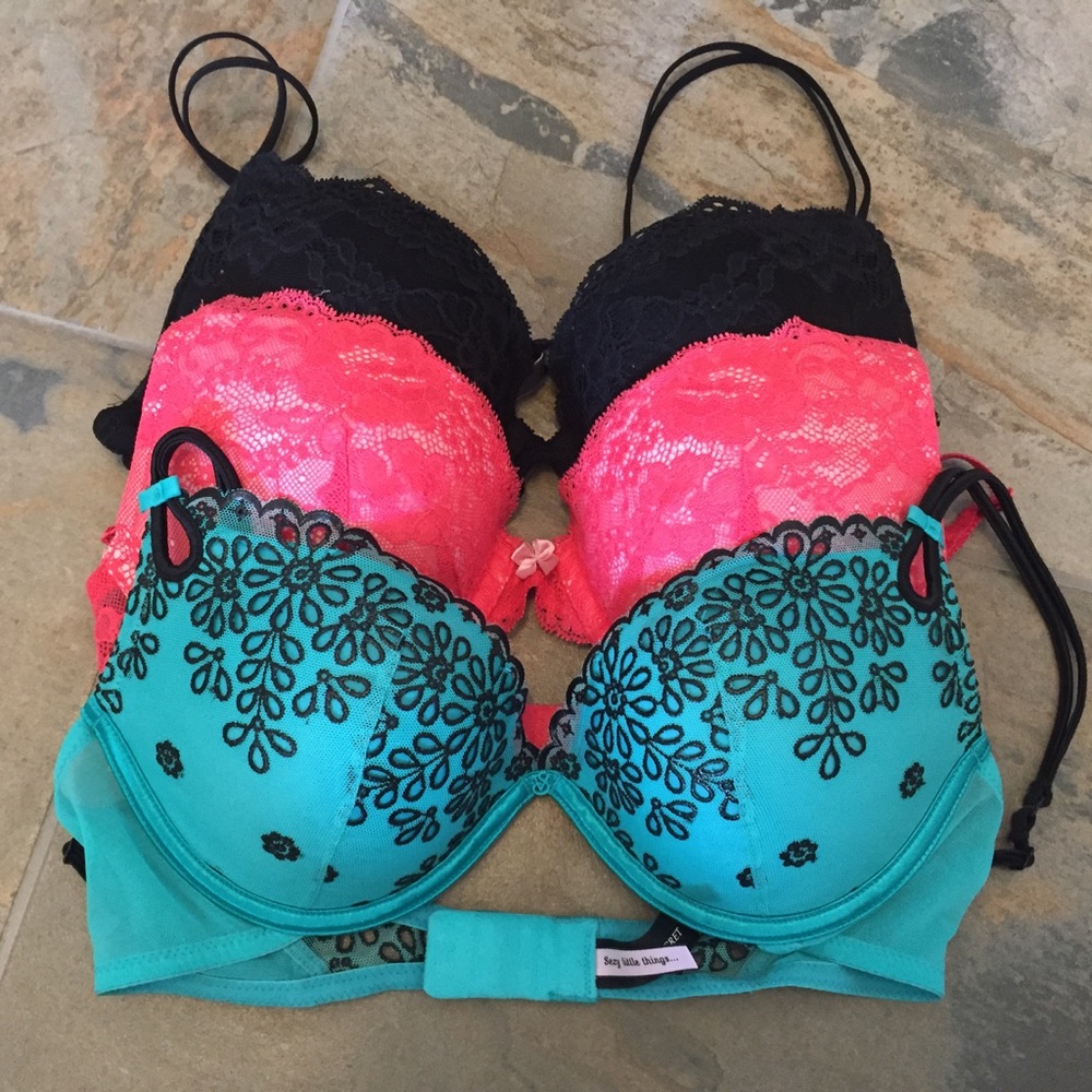 Victoria's Secret Set of 3 Bras Size 34C